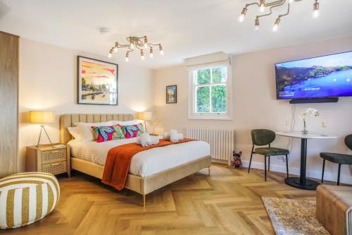 Cambridge Apartment | Very best location - Large Luxury Studio by river and City Centre
