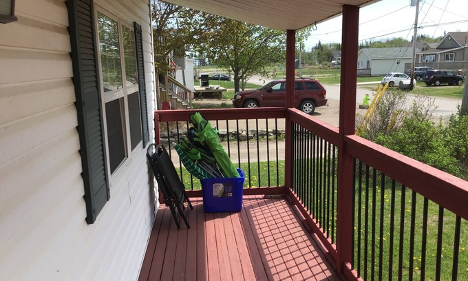 Pointe-du-Chene Cottage | Ideal Getaway Near Parlee Beach with Free WiFi & Ocean Views