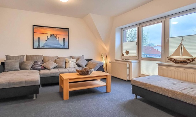 Elmenhorst/Lichtenhagen Apartment | Modern Beachside Apartment with Spa and Lake Views