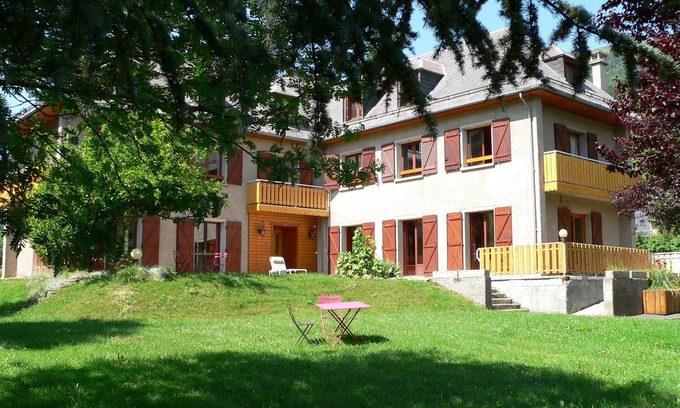 Saint-Paul-d'Oueil House | High-Standard Mountain Retreat Near Peyragudes with Spa