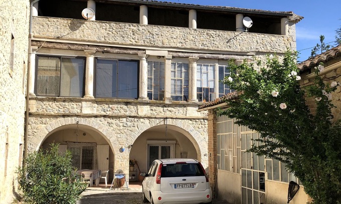 Bouquet Apartment | Spacious 5-Room Provencal-Style Apartment with Ocean View