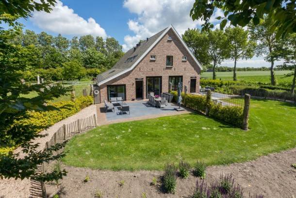 Municipality of Veere Villa | Exquisite Zeeland-Style Holiday Home for 7 Guests