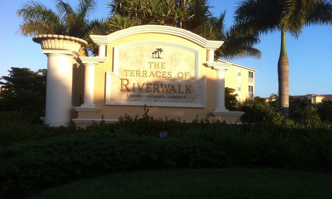 Biggar Condo | Spacious Riverwalk Condo with Pool and Spa Amenities