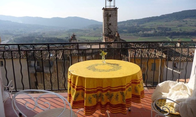 La Cadiere-d'Azur Apartment | Beautiful Duplex Apartment with Terrace & Panoramic Views