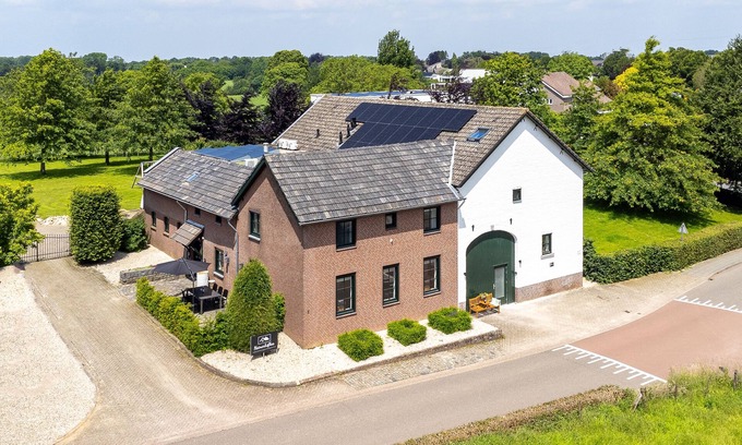 Koulen House | Charming Farmhouse with Large Terrace & Family-Friendly Amenities