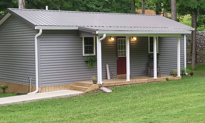 Kuttawa House | Peaceful Retreat: Pet-Friendly Home Near the Water
