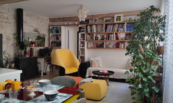 Bercy Apartment | Stylish Loft-Style Apartment with Family and Pet Amenities
