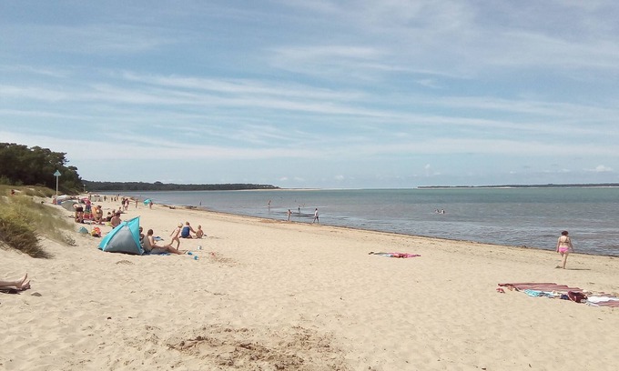 La Tremblade House | Idyllic Holiday Home: Perfect for Family Getaways by the Beach