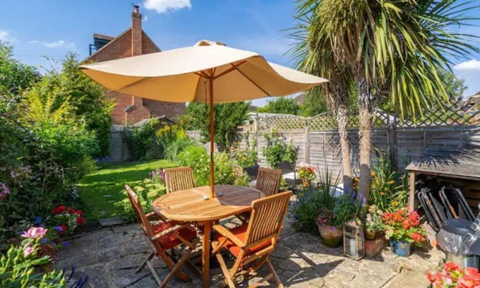 Maidenhead Cottage | Delightful 2 BR Cottage Near National Trust Awaits You