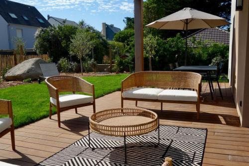 Barneville-Carteret House | Charming House Steps from the Beach, Pet Friendly & Family-Ready