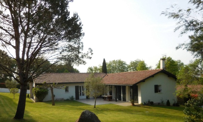Ascain House | Quiet Family Home with Garden near Rhune and Ocean Views