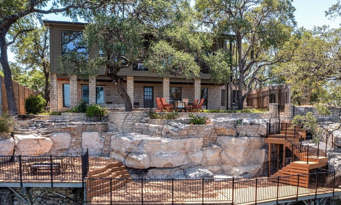 Apache Shores House | Very relaxing home nestled in the hills of Lake Austin overlooking Austin