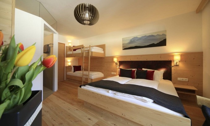 Abfaltersbach Apartment | Cozy Country Style Apartment with Ocean View & Spa