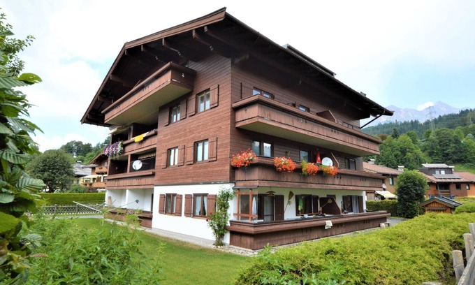 Maria Alm am Steinernen Meer Apartment | Well-Cared Flat Steps from Centre with Pet-Friendly Amenities