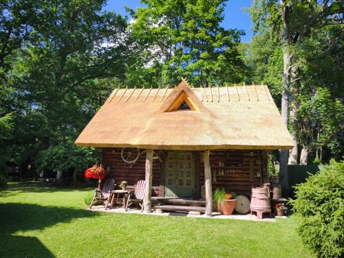 Rahtla House | Veski Aida Holiday Home: Family-Friendly with Hot Tub