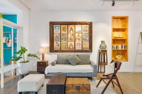 Cam Chau House | Charming Vesta Gallery Villa with Hot Tub and Pet-Friendly