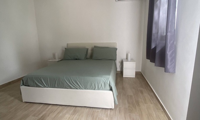 Ercolano Bed & Breakfast | Relaxing Vesuvio 65 Suite with In-Room Whirlpool Tub