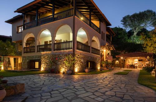 Agios Nikolaos Apartment | Oceanfront Vetrinos Apartments: Guest Rated 9.8/10