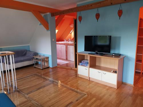 Brezice Apartment | Experience Nature at Vetrovi šumijo I - Rated 10/10!