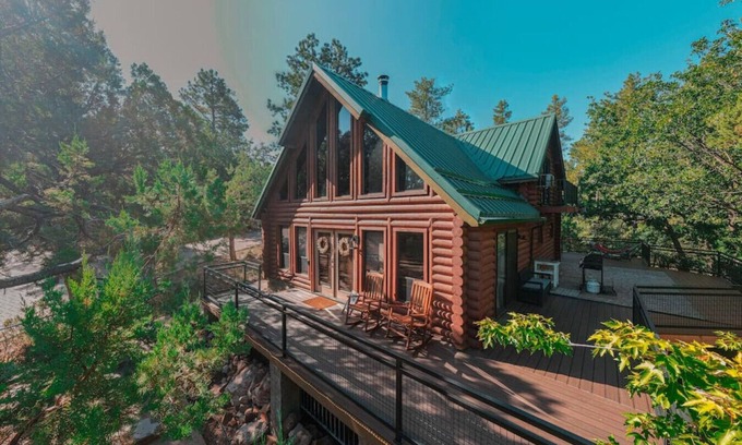 Pine Cabin | Discover Vevee's Pine A-Frame Retreat - Top-Rated Getaway