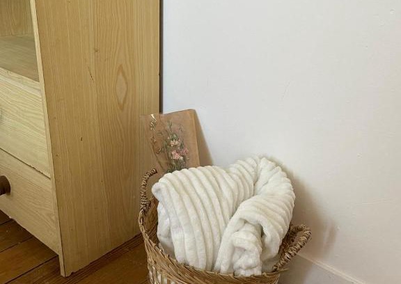 Saint-Clair-sur-Epte House | Relax at Vexin Zen Attitude: Family-Friendly Dining Awaits