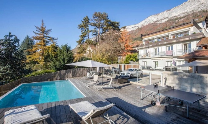 Veyrier-du-Lac Apartment | Elegant Veyrier Centre Apartment with Pool and Lake View
