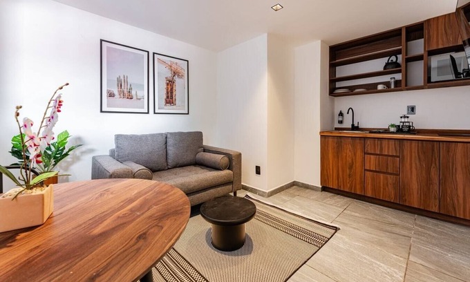 Santa Maria la Ribera Apartment | Cozy 1BR Retreat with Gym & Pet-Friendly Amenities