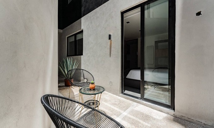 Santa Maria la Ribera Apartment | Discover Comfort at VH | Cozy Stay in Sta Ma la Ribera