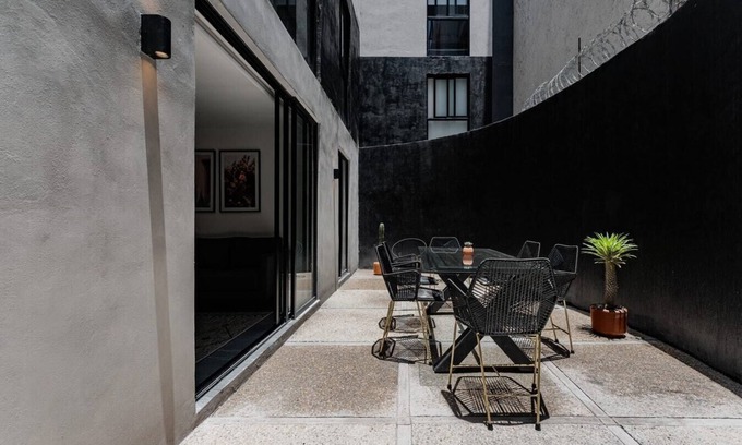 Santa Maria la Ribera House | Discover VH: Full Apartments for Unforgettable Stays