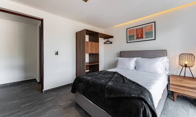 Santa Maria la Ribera Apartment | VH l Near Kiosko Morisco with Spa and Pet-Friendly Amenities