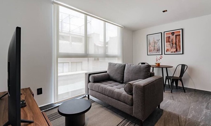 Santa Maria la Ribera Apartment | Modern Stay at Sta Ma la Ribera with Rooftop & Pet-Friendly