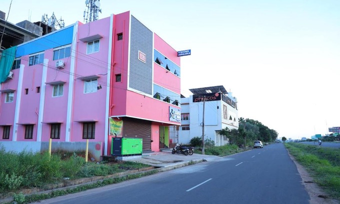 Moratandi House | Pet-Friendly VHR Guest House for Family Getaways