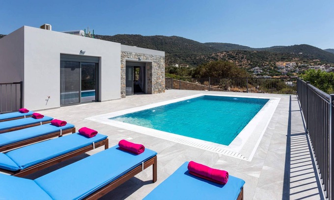 Kalo Chorio Villa | Villa Istron - Three Bedroom Villa, Sleeps 6