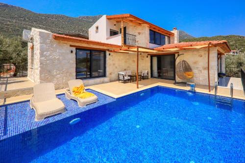 Kas Villa | Villa Habesa: 9.5/10 Rated Getaway with Pool & Hot Tub