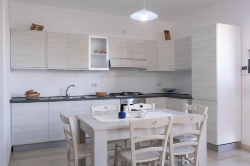 Pagliare del Tronto Apartment | Via Verga 29 Guest House