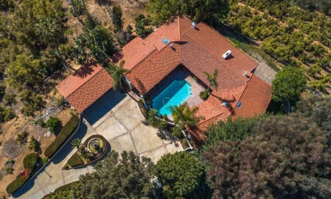 Fallbrook Villa | Experience Paradise at Via Viento Avocado Farm Retreat