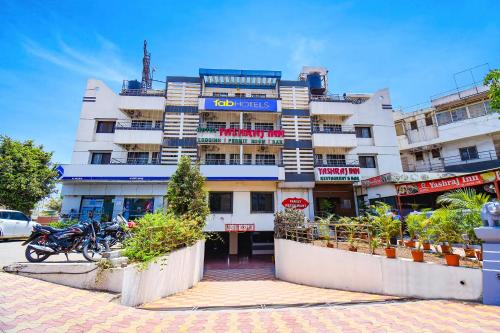 Wagholi Hotel | Budget-Friendly FabHotel Yashraj Inn with Child-Friendly Amenities