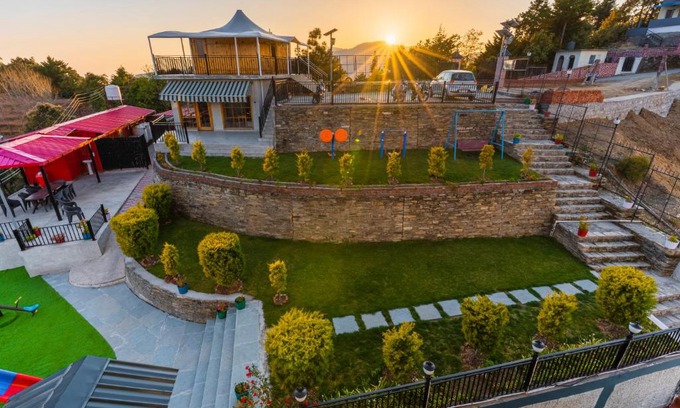 Kaul Resort | Pet-Friendly Retreat at Viable Inn by Vista Stays