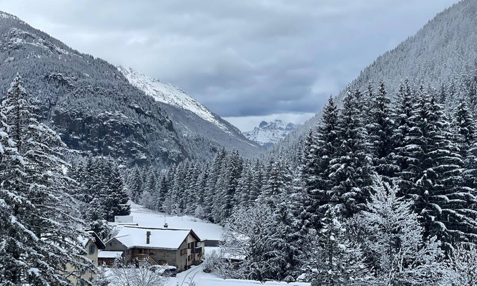 Vallorcine Apartment | Serene Ski-In/Ski-Out Retreat Near Chamonix - Rated 10/10