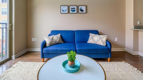 Downtown Apartment | Discover Viagem Durham: 4-Star Stay with Pool & Gym