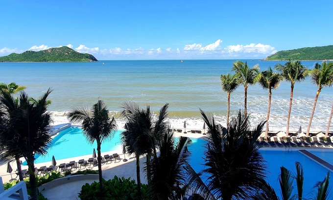 Zona Dorada Resort | Experience Viaggio Resort Mazatlán: 4-Star Family Retreat