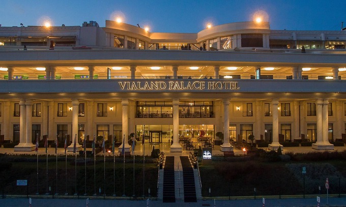 Yesilpınar Mahallesi Hotel | Discover Vialand Palace Hotel: Family-Friendly Getaway