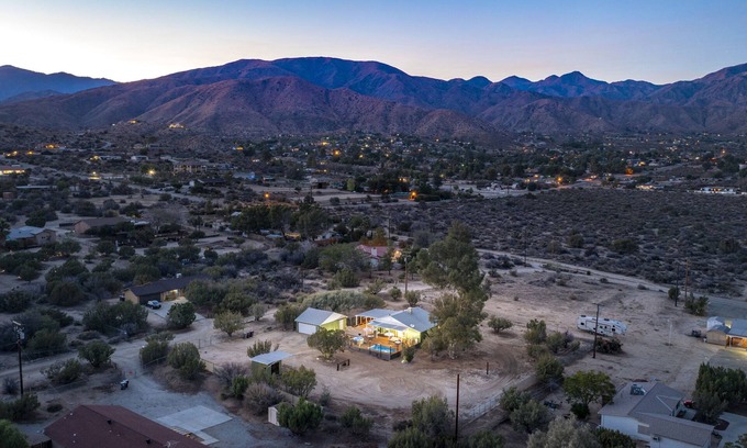 Morongo Valley House | Relax and Unwind at The Pinto Corral's Deck Oasis
