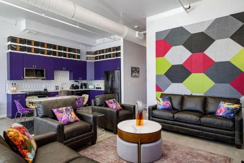East MLK Apartment | Vibrant 2BR Condo in East Austin