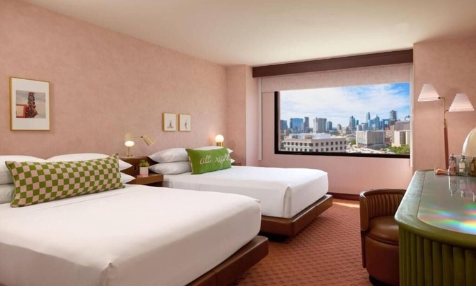 Red River Cultural District Hotel | Vibrant Downtown Room w/Resort-Style Pool & Pet-Friendly Rooms - Near UT Austin