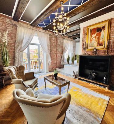 Liepaja Apartment | Pet-Friendly ART TIRGOŅU APARTAMENT with 9.4/10 Rating