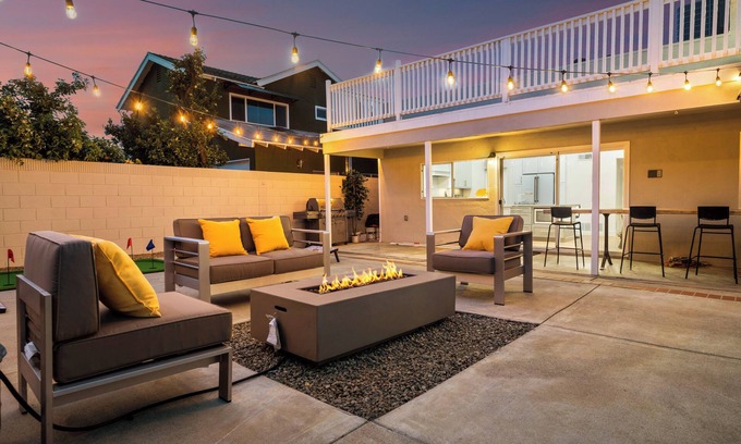 Midway City House | Vibrant Family Retreat Near Disneyland in Orange County