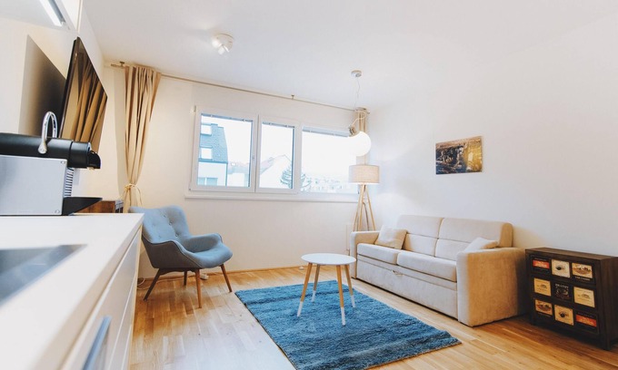 Donaustadt Apartment | Discover VIC/UN New Apartment U1 Kagran with Pool & Views