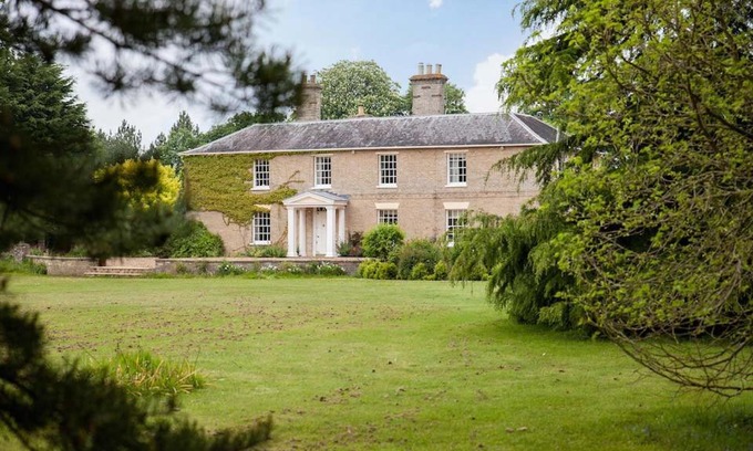 Great Hockham House | Experience Elegance at Vicarage House & Pool House