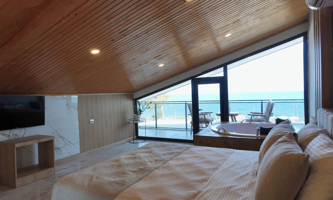 Artikli Hotel | Vice City Beach Resort Otel